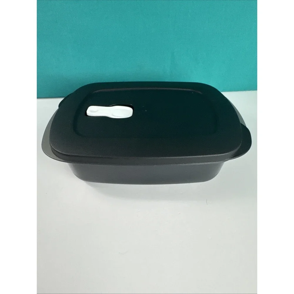 Tupperware Crystalwave plus Stain Guard 4 cup rectangular container Black